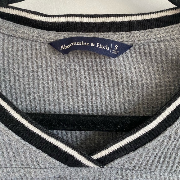 Grey Waffle Knit Abercrombie & Fitch Sweater - Picture 3 of 3